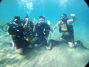kids divers undersea