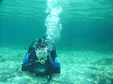 diver in under waters