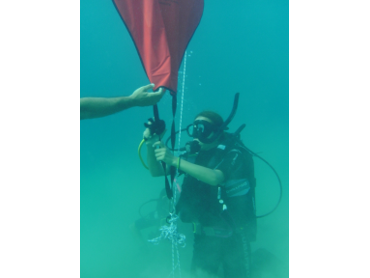 setting diver below sign